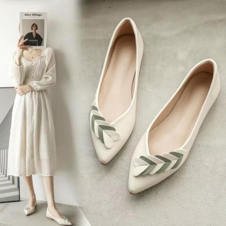 pointed toe ballerina flats